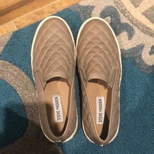 Steve Madden slip on shoes